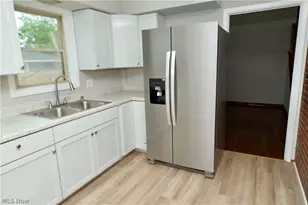 1426 W 39th St, Lorain, OH 44053 - Photo 9