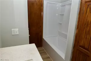 1426 W 39th St, Lorain, OH 44053 - Photo 15