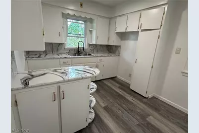 1445 Burkhardt Avenue, Akron, OH 44301 - Photo 9