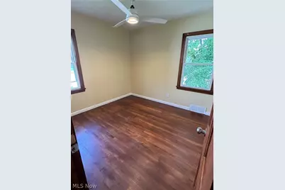 1445 Burkhardt Avenue, Akron, OH 44301 - Photo 15