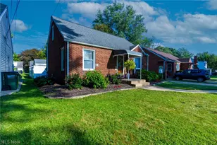 1382 Elmwood Ave SW, North Canton, OH 44720 - Photo 3