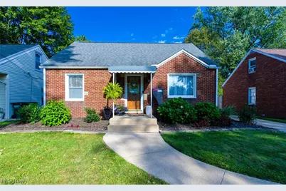 1382 Elmwood Avenue SW, North Canton, OH 44720 - Photo 1