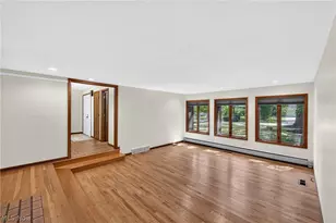 340 Edgemeer Pl, Oberlin, OH 44074 - Photo 9