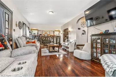 2409 Lake Road Boulevard NW, Canton, OH 44705 - Photo 5