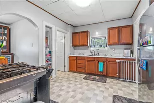 2409 Lake Rd Blvd NW, Canton, OH 44705 - Photo 7