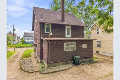 2409 Lake Road Boulevard NW, Canton, OH 44705 - Photo 25