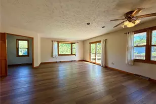 13047 Manor Dr, Chardon, OH 44024 - Photo 9