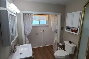32 Market St, Mt Pleasant, OH 43939 - Photo 17