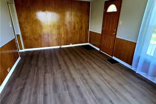 32 Market St, Mt Pleasant, OH 43939 - Photo 13