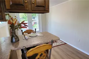 32 Market St, Mt Pleasant, OH 43939 - Photo 9