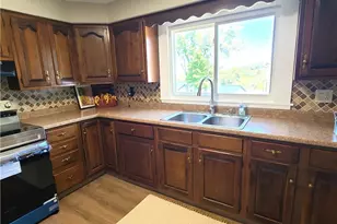 32 Market St, Mt Pleasant, OH 43939 - Photo 11
