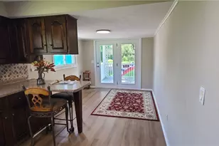 32 Market St, Mt Pleasant, OH 43939 - Photo 7