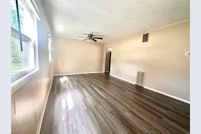 3877 Tacoma Avenue, Lorain, OH 44055 - Photo 3