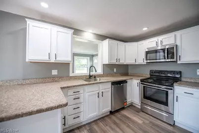2415 Snyder Avenue NE, Canton, OH 44714 - Photo 17