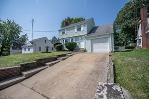 2415 Snyder Ave NE, Canton, OH 44714 - Photo 3