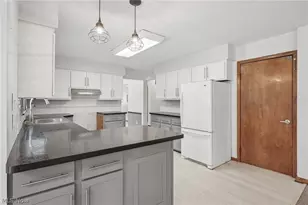 5818 Iva Dr, Akron, OH 44319 - Photo 11