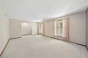 5818 Iva Dr, Akron, OH 44319 - Photo 7