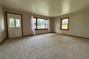 9934 Georgetown St, Louisville, OH 44641 - Photo 5