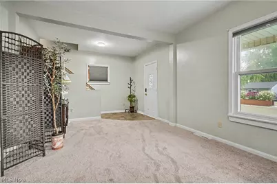 176 S Johnson Road, Sebring, OH 44672 - Photo 5