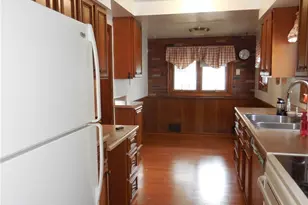 1554 Empire Rd, Wickliffe, OH 44092 - Photo 11
