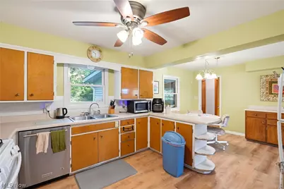 7851 N Boyden Road, Sagamore Hills, OH 44067 - Photo 9