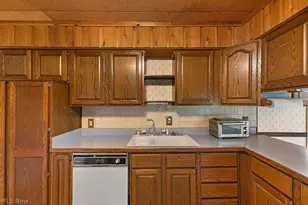 7734 Seasons Rd, Kent, OH 44240 - Photo 15