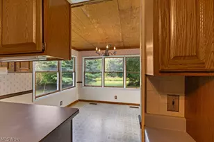 7734 Seasons Rd, Kent, OH 44240 - Photo 17