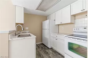2652 Massillon Rd, Akron, OH 44312 - Photo 25