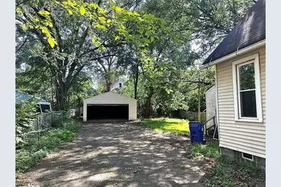 10402 Shale Avenue, Loveland, OH 44104 - Photo 15