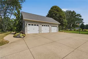 1146 Brushmore Ave NW, North Canton, OH 44720 - Photo 5