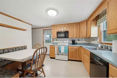41 8th Street, Barberton, OH 44203 - Photo 9