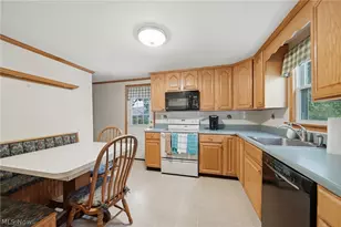 41 8th St, Barberton, OH 44203 - Photo 9