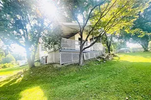 4695 Grapeland Ave, Louisville, OH 44641 - Photo 3