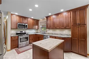 4618 S Arlington Rd, Green, OH 44685 - Photo 7