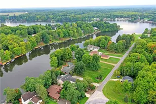 1835 Morning Star Dr, Roaming Shores, OH 44084 - Photo 11