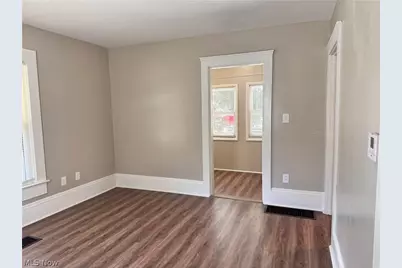 301 Bell Street, Barberton, OH 44203 - Photo 7