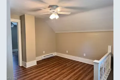 301 Bell Street, Barberton, OH 44203 - Photo 11
