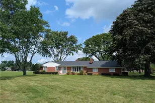 707 Markley St NE, Canton, OH 44721 - Photo 1