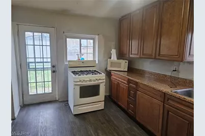 715 E 156th Street, Loveland, OH 44110 - Photo 3