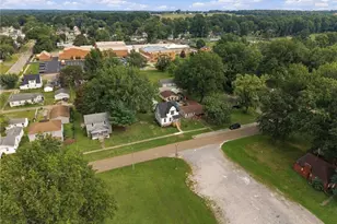245 E Maryland Ave, Sebring, OH 44672 - Photo 7