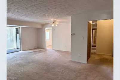 520 Meredith Lane, Cuyahoga Falls, OH 44223 - Photo 5