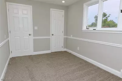 911 West Drive, Sheffield Lake, OH 44054 - Photo 17