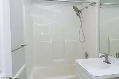 911 West Drive, Sheffield Lake, OH 44054 - Photo 13