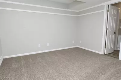 911 West Drive, Sheffield Lake, OH 44054 - Photo 9