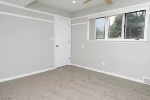 911 West Dr, Sheffield Lake, OH 44054 - Photo 7