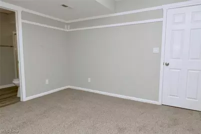 911 West Drive, Sheffield Lake, OH 44054 - Photo 33