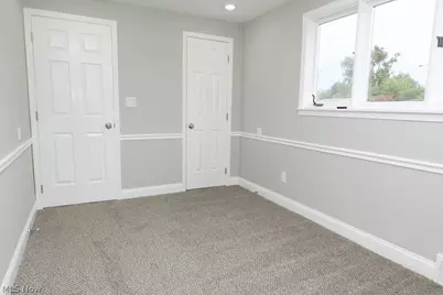 911 West Drive, Sheffield Lake, OH 44054 - Photo 11