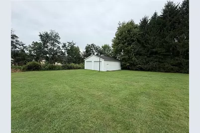 48769 Lakeview Circle, East Liverpool, OH 43920 - Photo 5