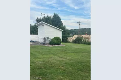 48769 Lakeview Circle, East Liverpool, OH 43920 - Photo 7
