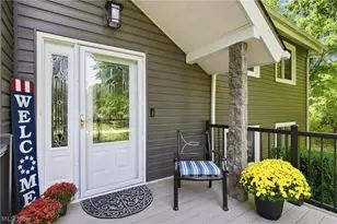 11089 Carriage Hill Dr, Chagrin Falls, OH 44023 - Photo 3